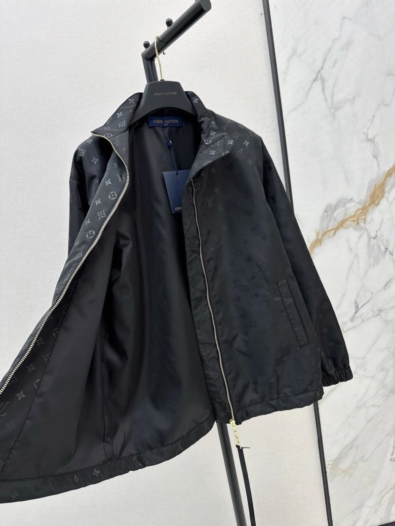 WaterResistant Louis Vuitton Outwear 130744