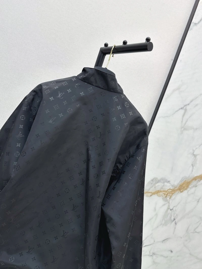 WaterResistant Louis Vuitton Outwear 130744