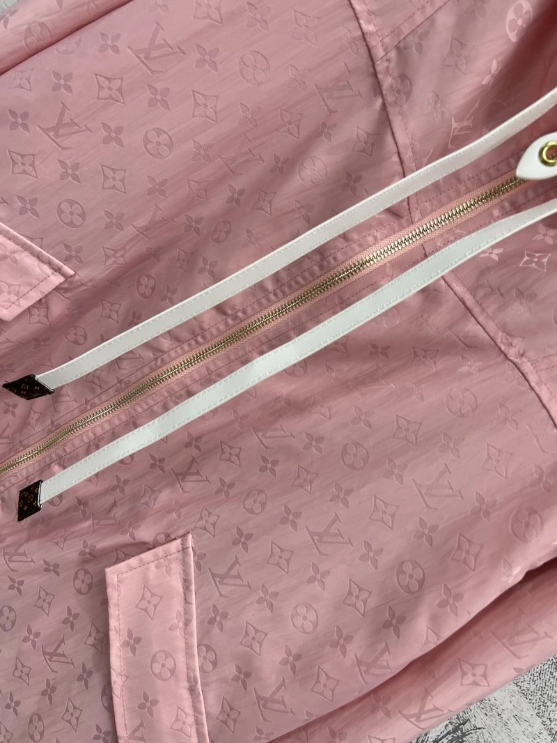 Stretchable Louis Vuitton Outwear 130737