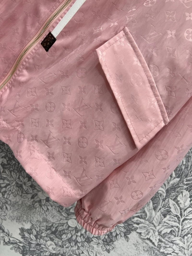 Stretchable Louis Vuitton Outwear 130737
