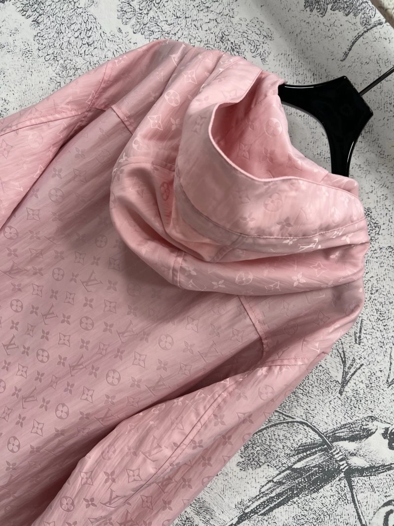 Stretchable Louis Vuitton Outwear 130737