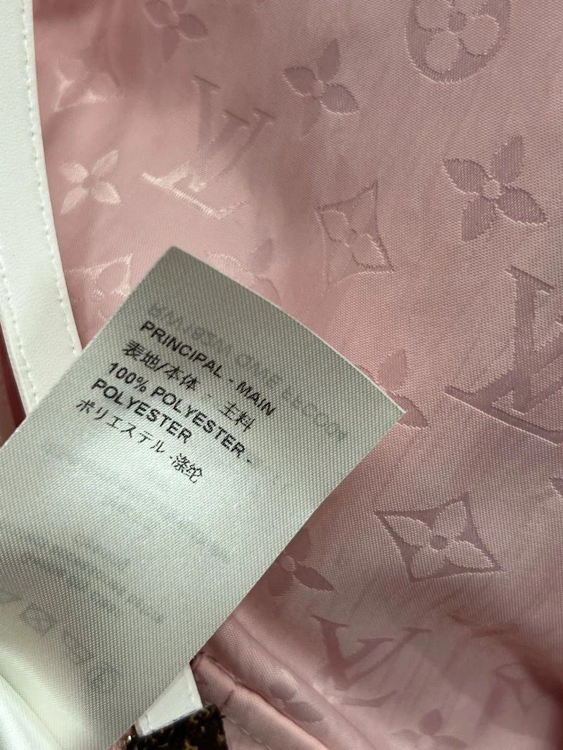 Stretchable Louis Vuitton Outwear 130737