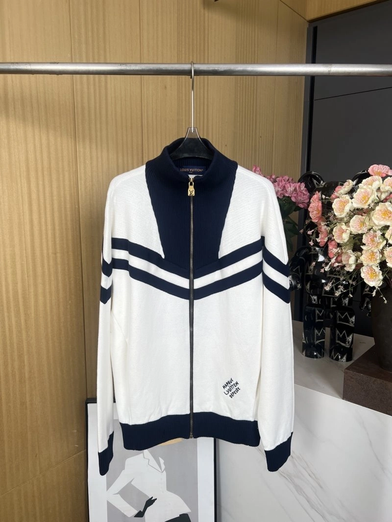 Soft Louis Vuitton Outwear 130732