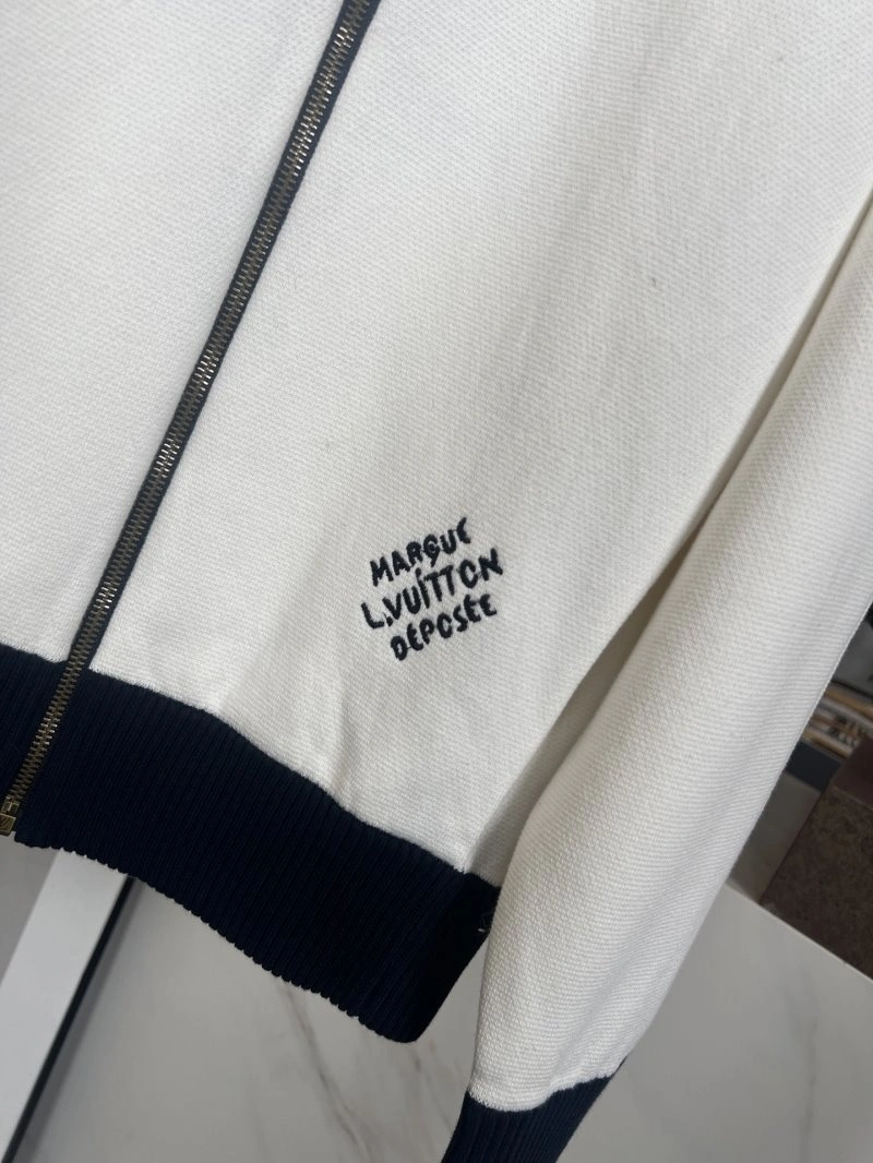 Soft Louis Vuitton Outwear 130732