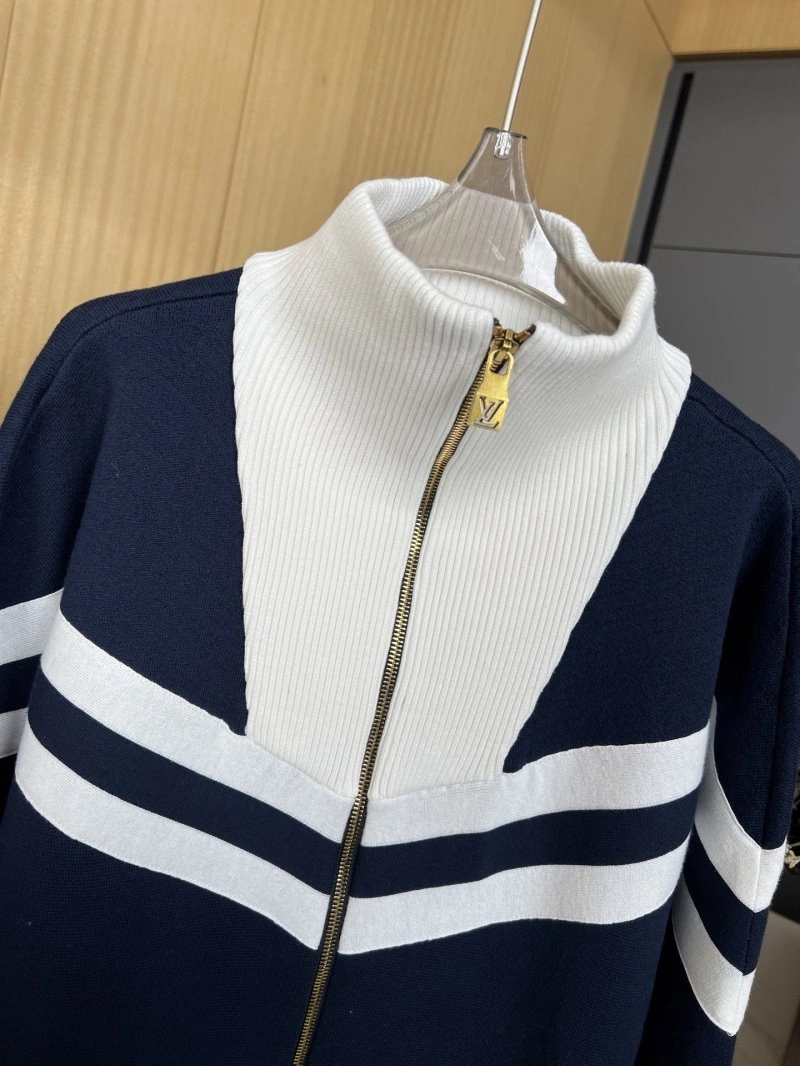 Vibrant Louis Vuitton Outwear 130742