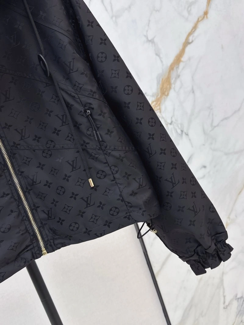 ZipUp Louis Vuitton Outwear 130743