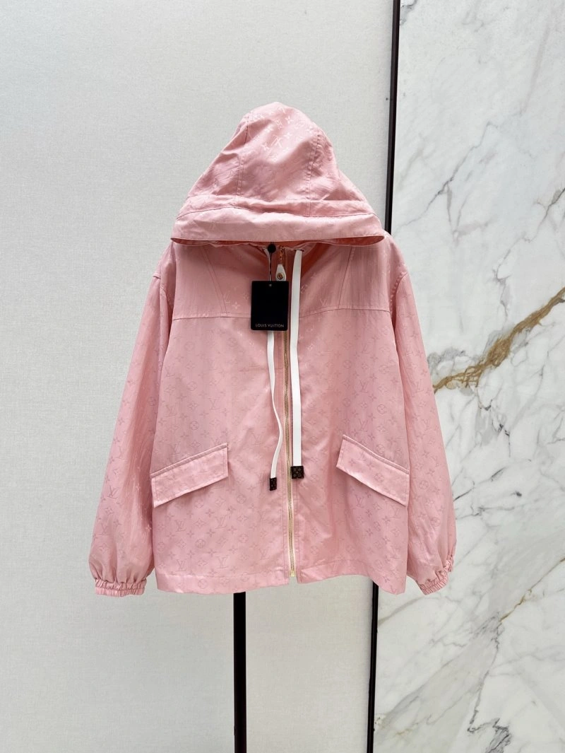 Sleek Louis Vuitton Outwear 130718