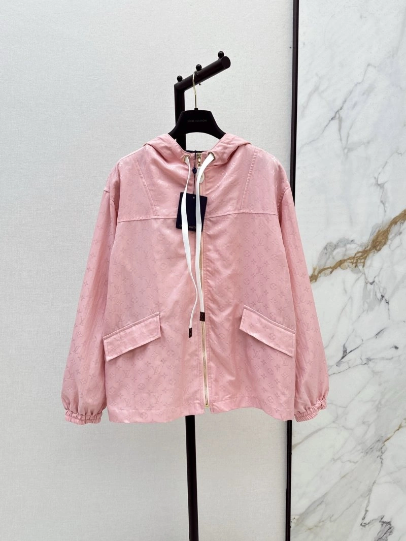 Sleek Louis Vuitton Outwear 130718