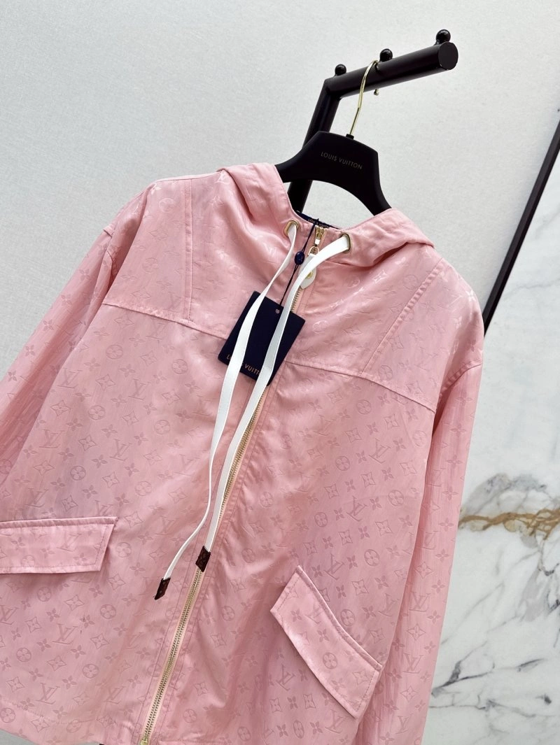 Sleek Louis Vuitton Outwear 130718