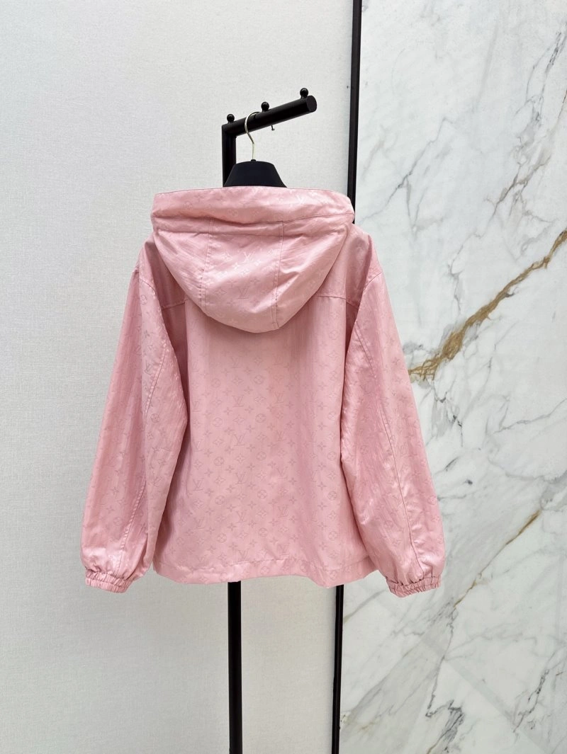 Sleek Louis Vuitton Outwear 130718