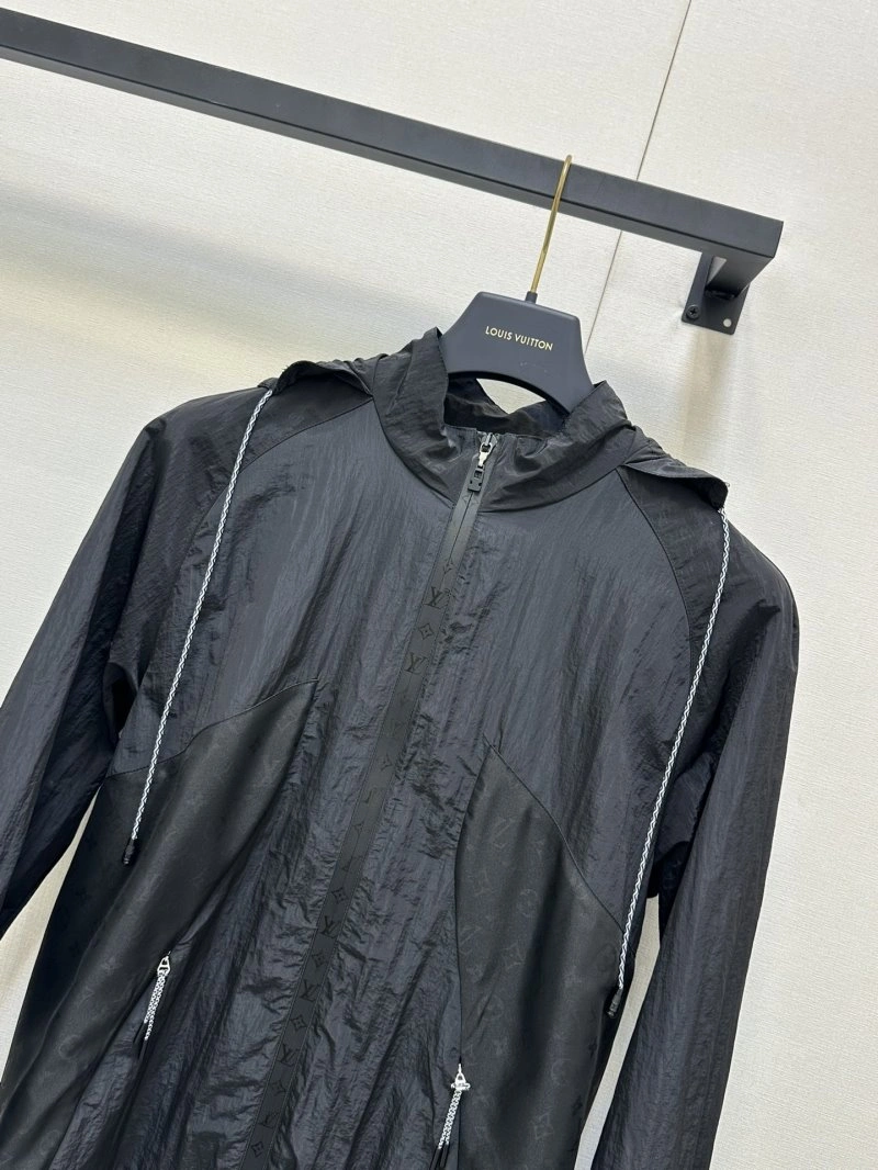 Louis Vuitton Outwear Modern 130723