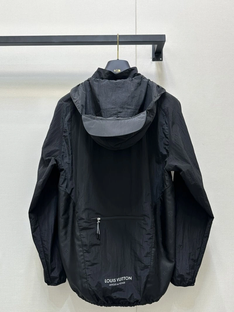 Louis Vuitton Outwear Modern 130723
