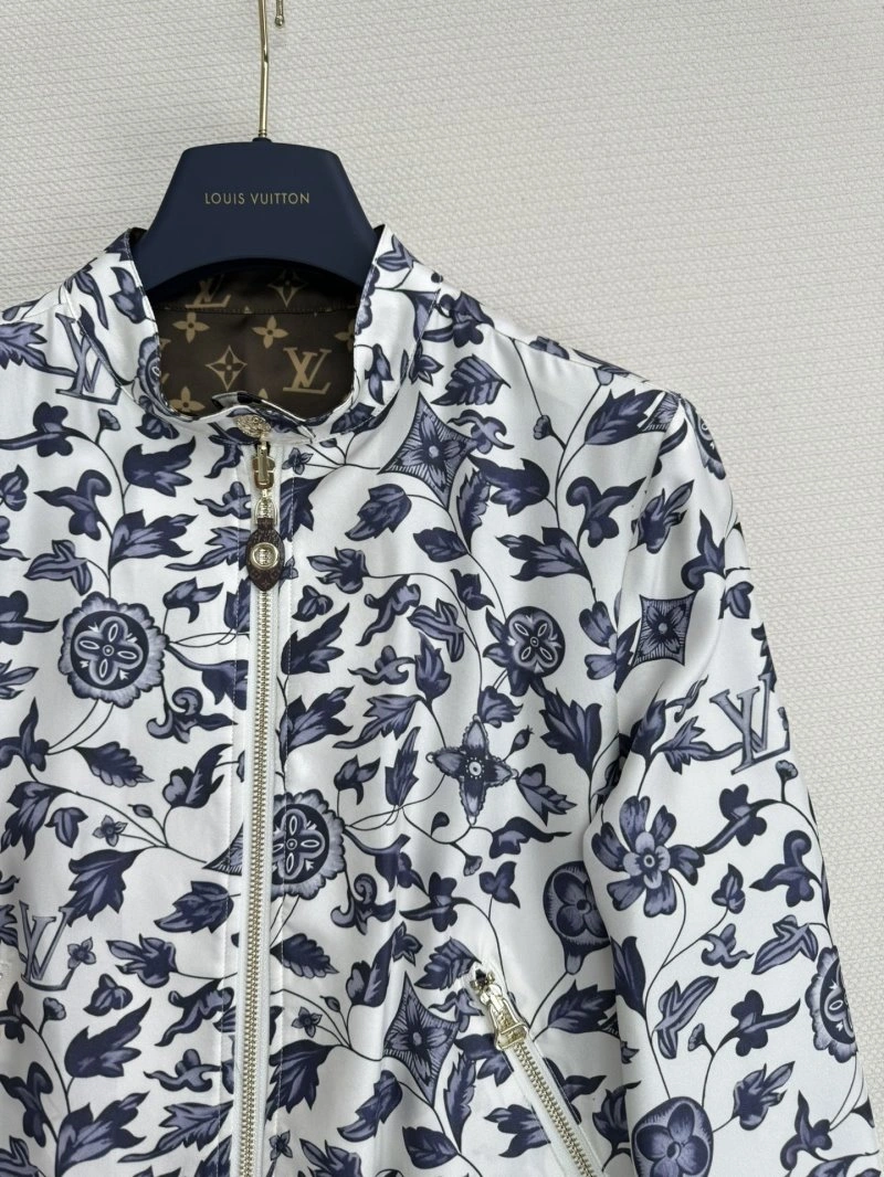 Lightweight Louis Vuitton Outwear 130704