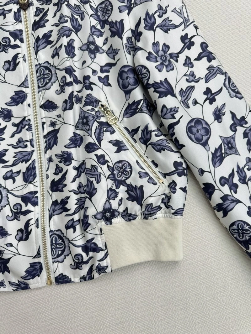 Lightweight Louis Vuitton Outwear 130704