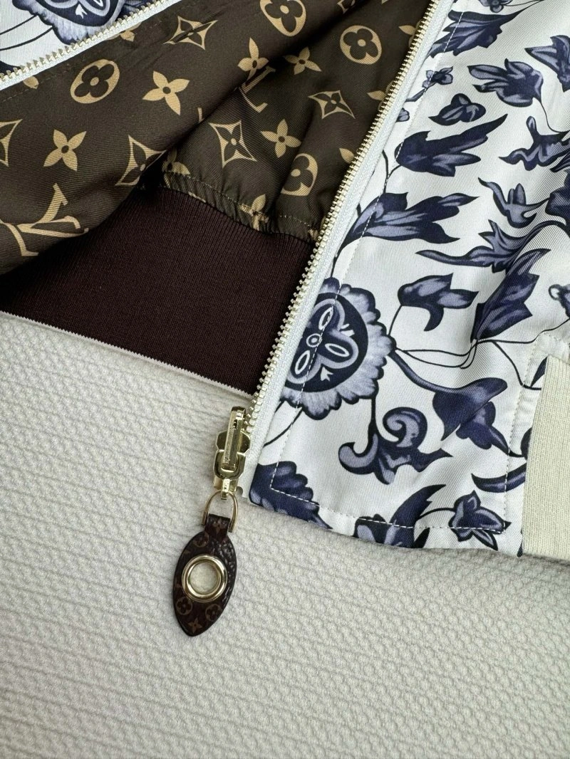 Lightweight Louis Vuitton Outwear 130704