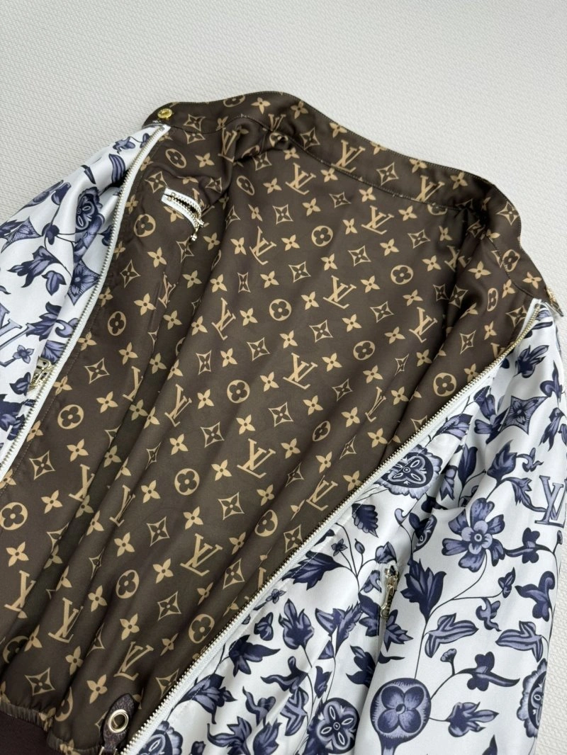 Lightweight Louis Vuitton Outwear 130704