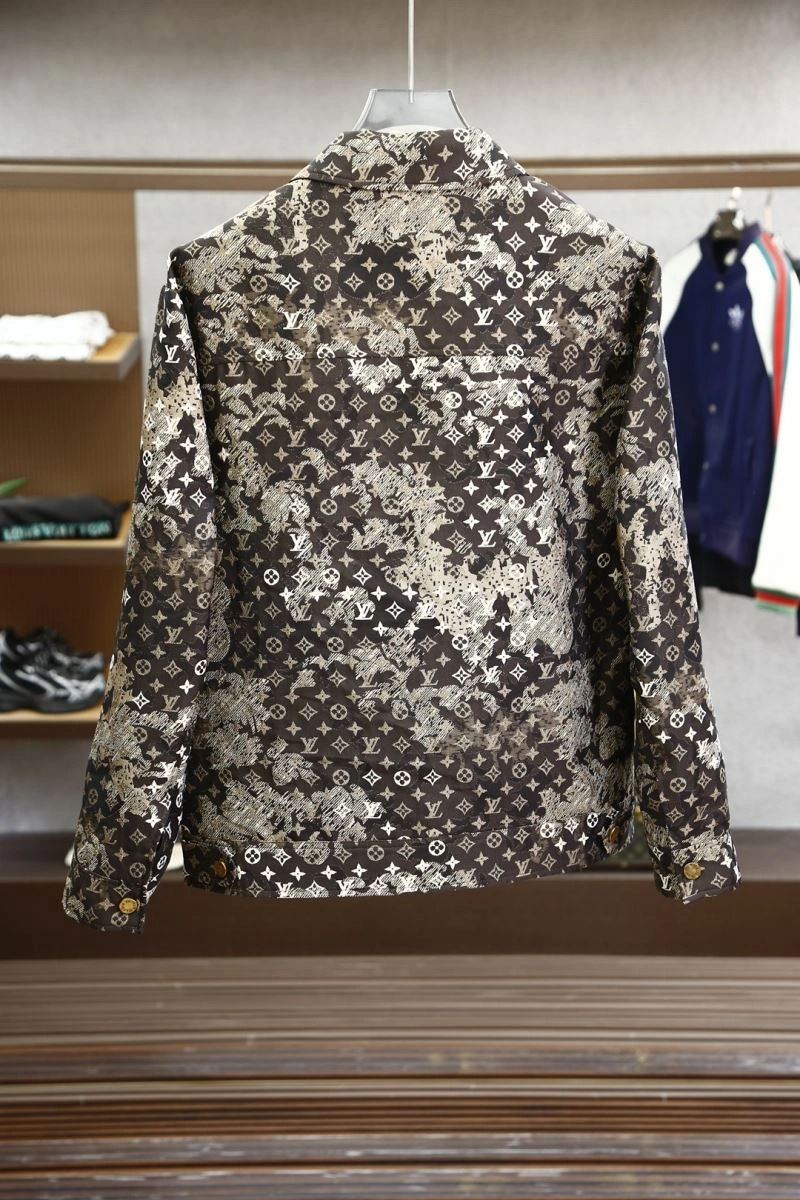 Sophisticated Louis Vuitton Outwear 135841