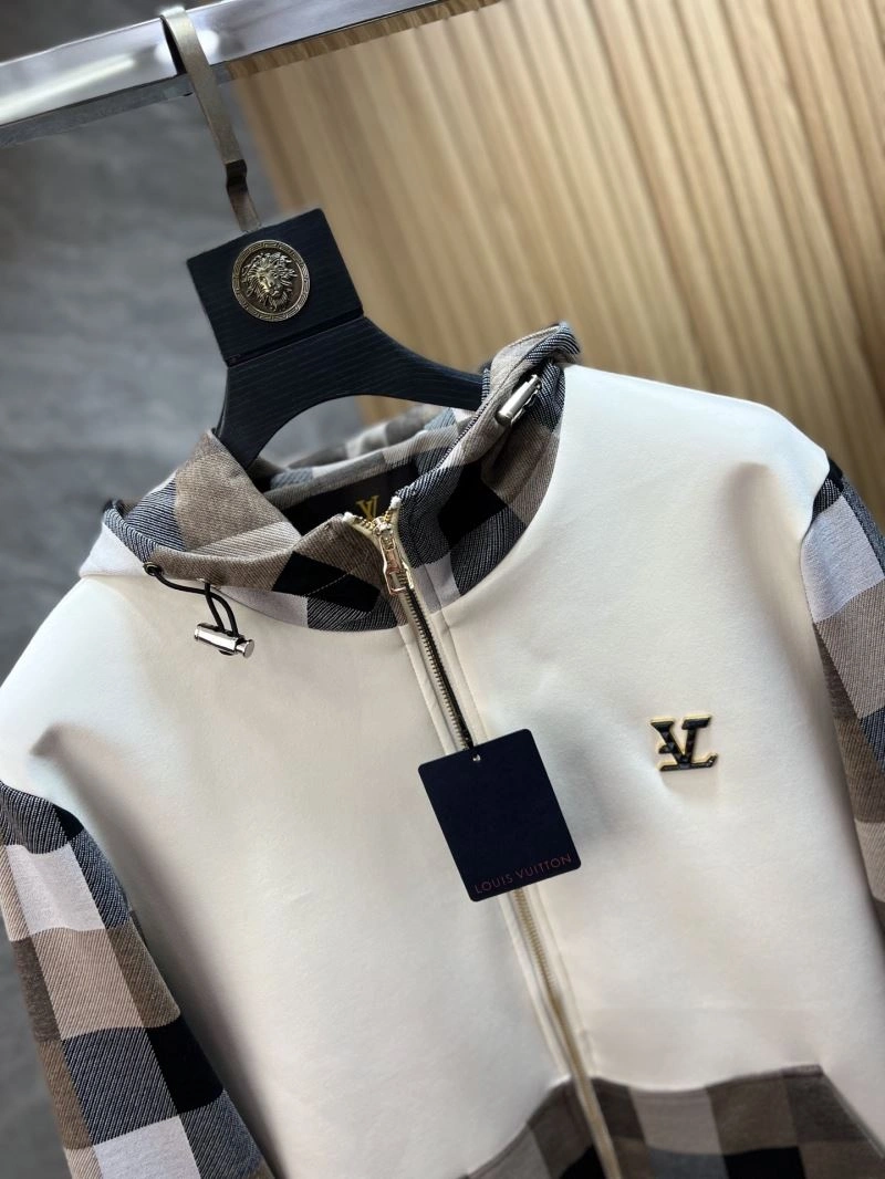 Seasonal Louis Vuitton Outwear 135835