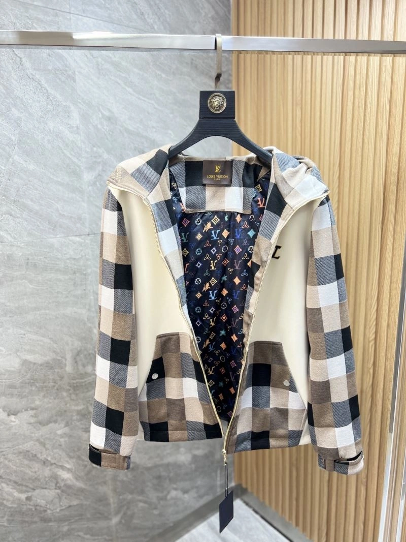 Seasonal Louis Vuitton Outwear 135835