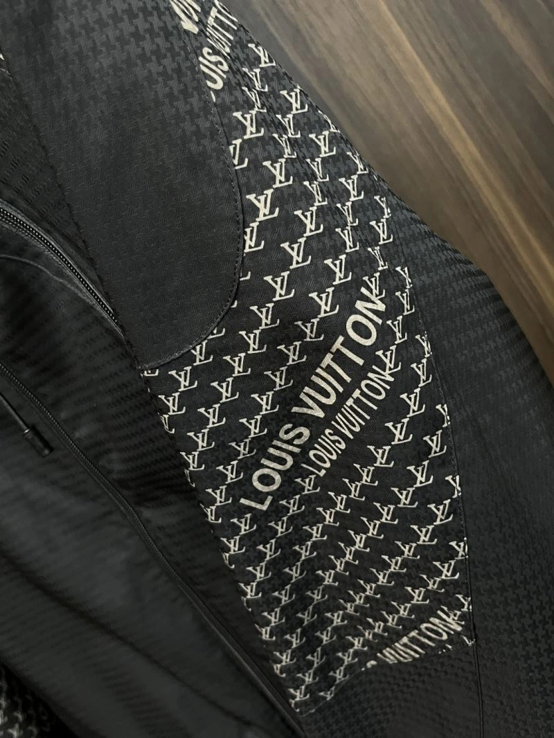 Efficient Louis Vuitton Outwear 135833