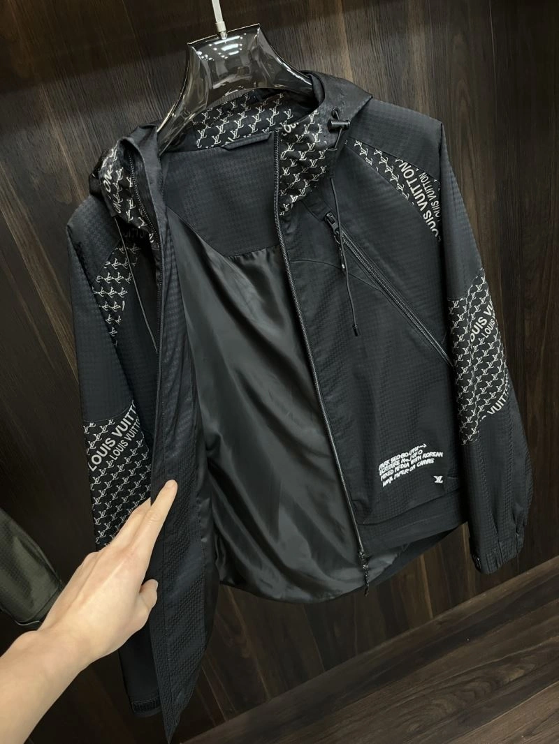 Efficient Louis Vuitton Outwear 135833