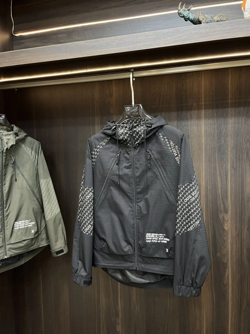 Efficient Louis Vuitton Outwear 135833