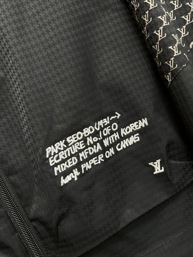 Efficient Louis Vuitton Outwear 135833
