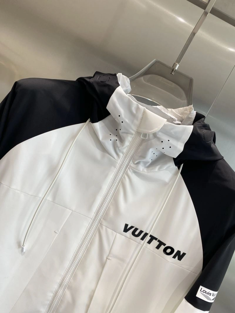 FashionForward Louis Vuitton Outwear 135814