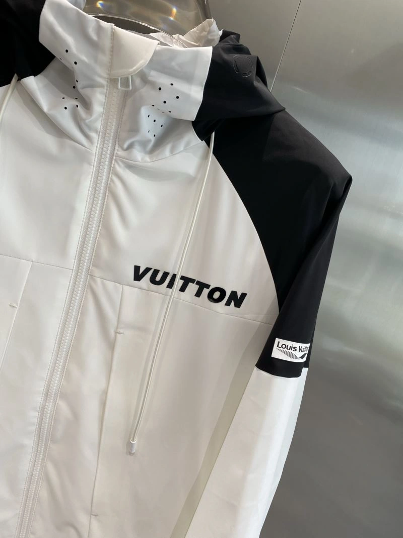 FashionForward Louis Vuitton Outwear 135814