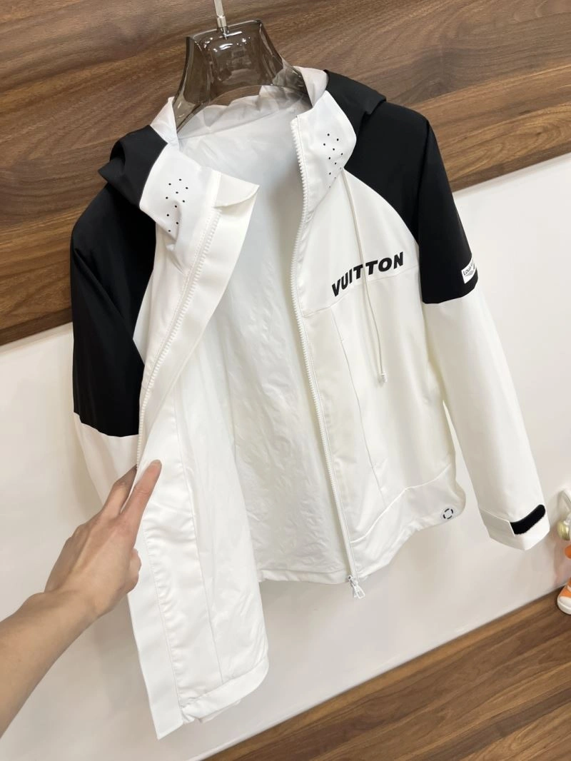 FlexibleFit Louis Vuitton Outwear 135830