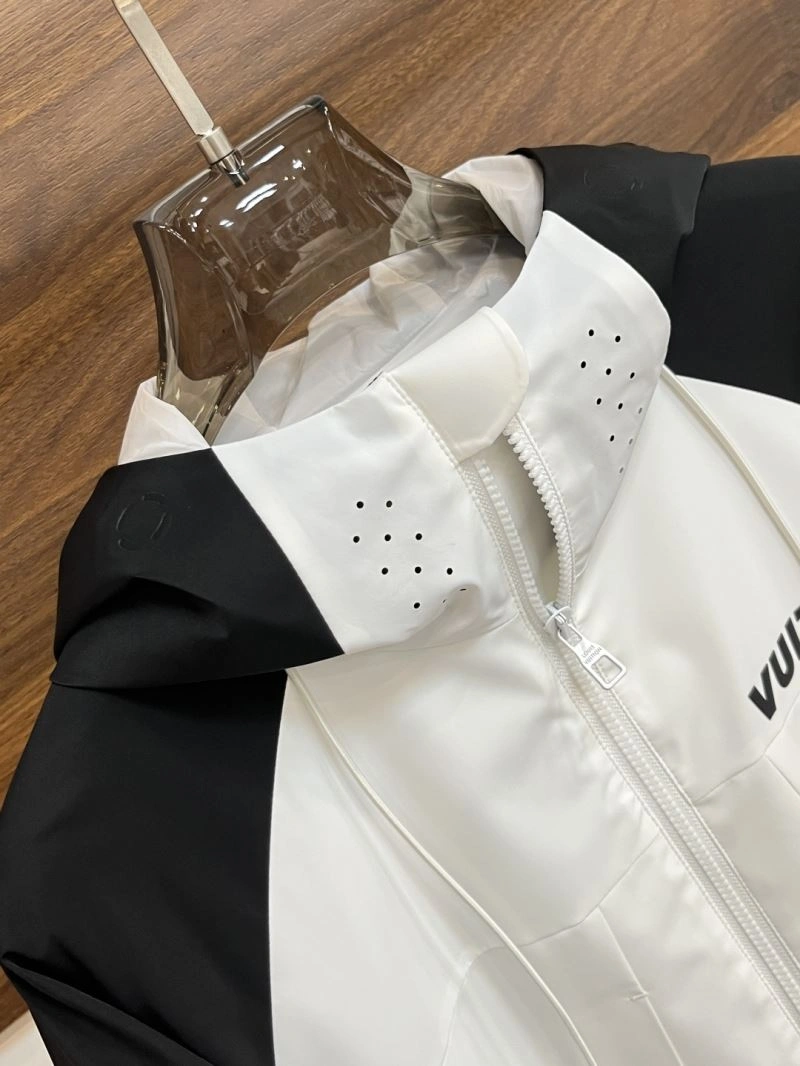 FlexibleFit Louis Vuitton Outwear 135830