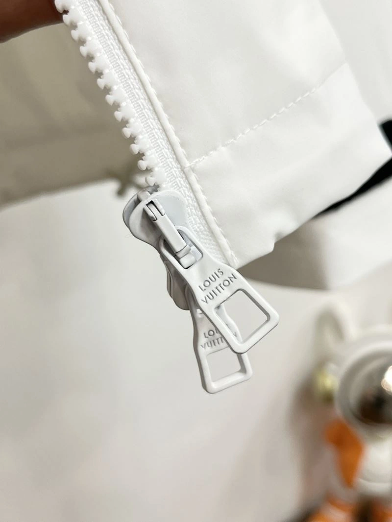 FlexibleFit Louis Vuitton Outwear 135830