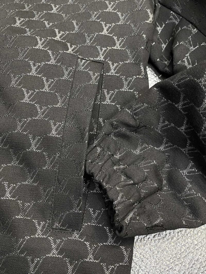 Louis Vuitton Outwear Breathable 135812