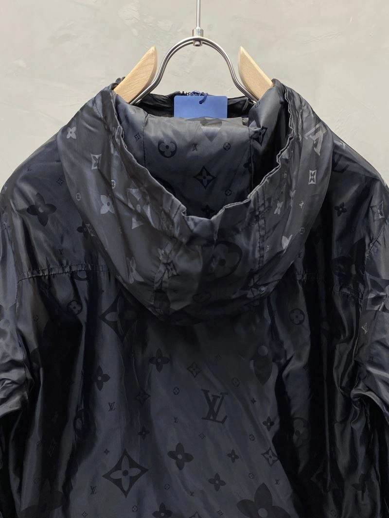 Louis Vuitton Outwear Chic 135822