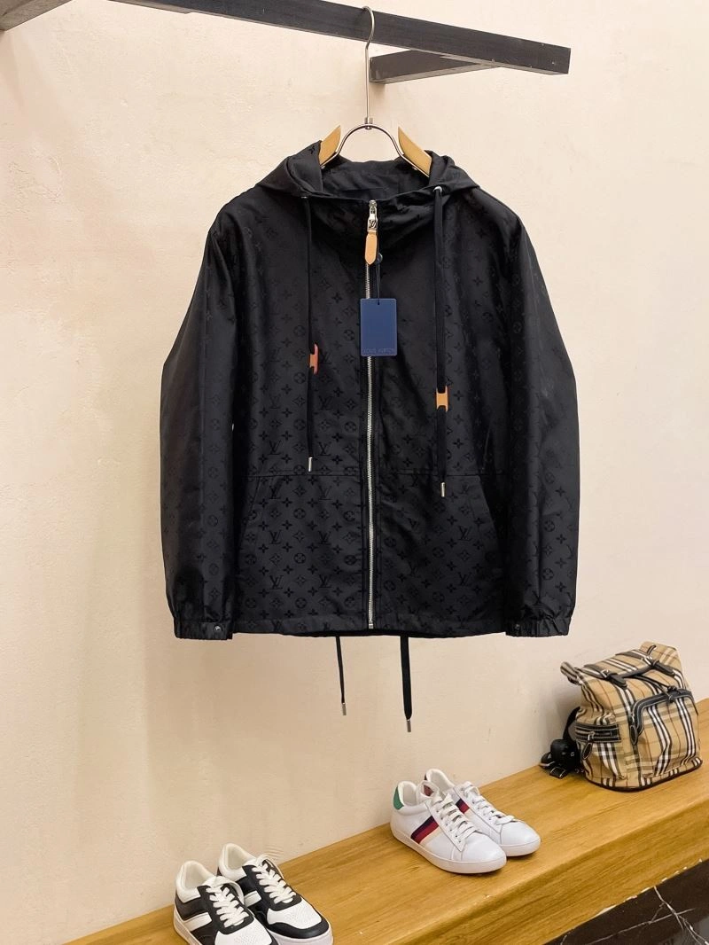 Minimalist Louis Vuitton Outwear 135876