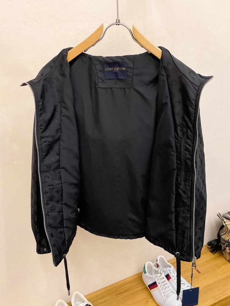 Minimalist Louis Vuitton Outwear 135876