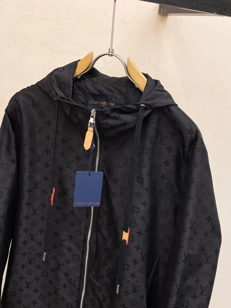 Minimalist Louis Vuitton Outwear 135876