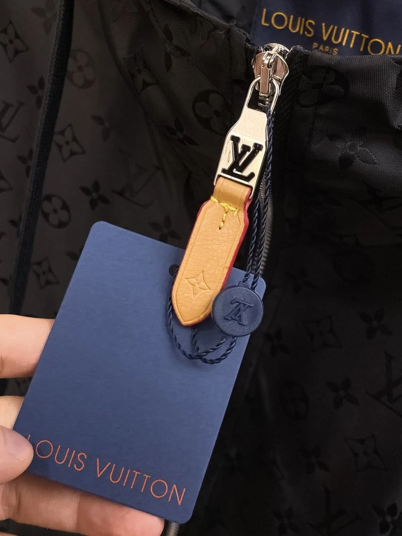 Minimalist Louis Vuitton Outwear 135876