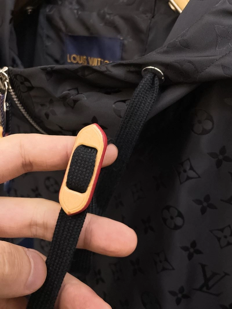 Minimalist Louis Vuitton Outwear 135876