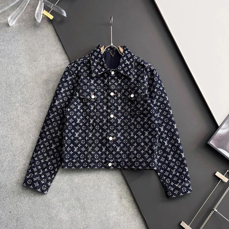 Minimalist Louis Vuitton Outwear 135801