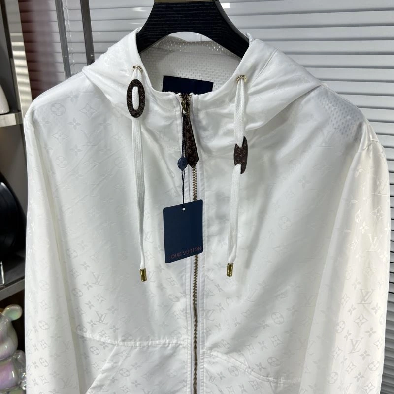 AllSeason Louis Vuitton Outwear 135806