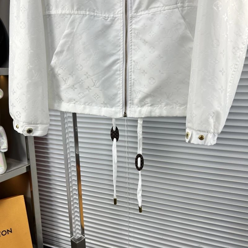 AllSeason Louis Vuitton Outwear 135806