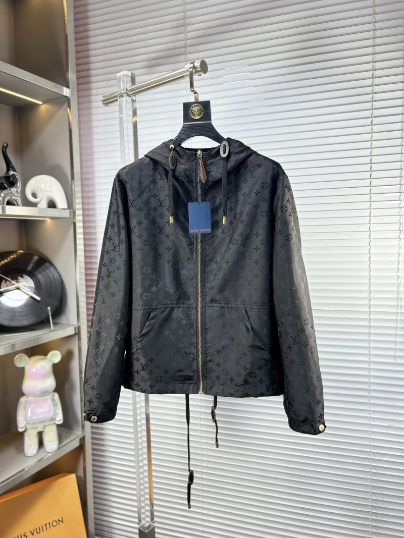 DailyWear Louis Vuitton Outwear 135802