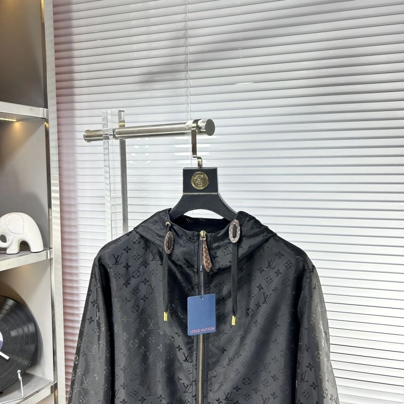 DailyWear Louis Vuitton Outwear 135802