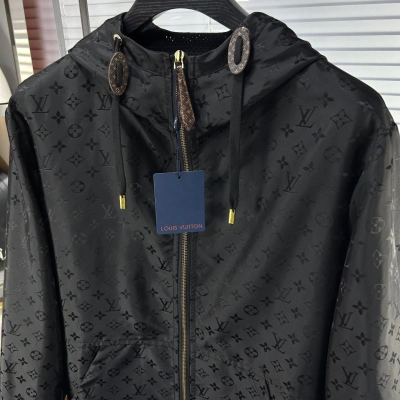 DailyWear Louis Vuitton Outwear 135802