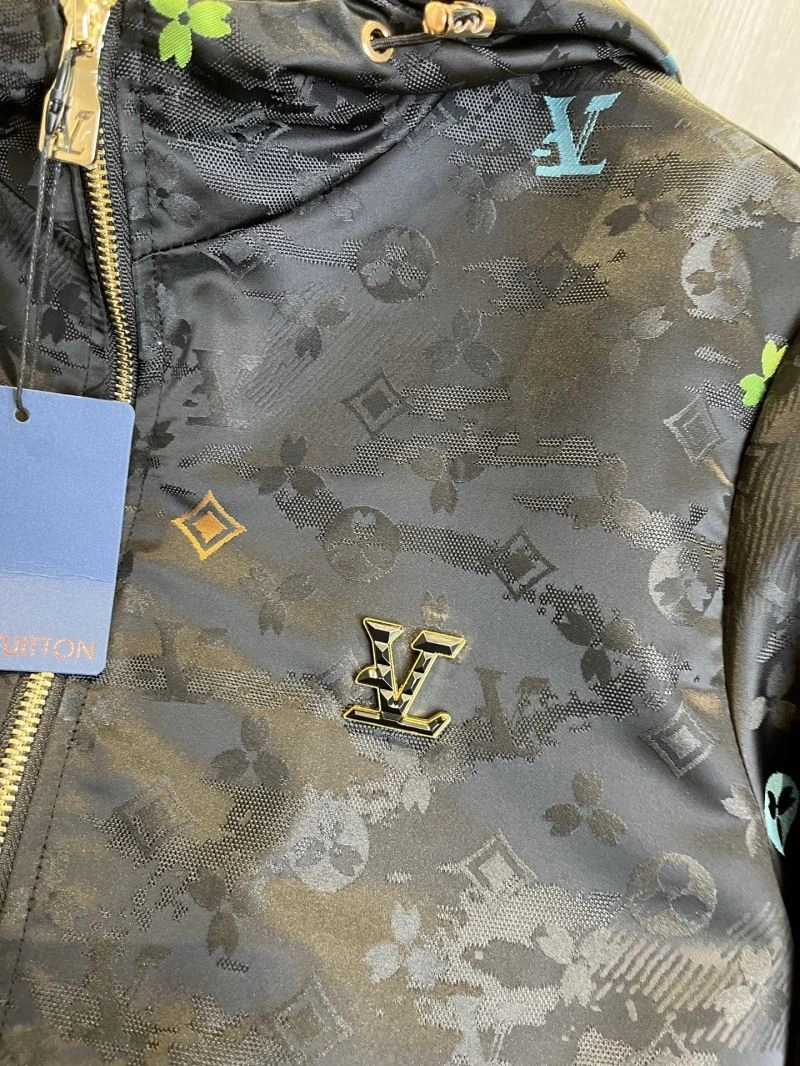 Sporty Louis Vuitton Outwear 135798