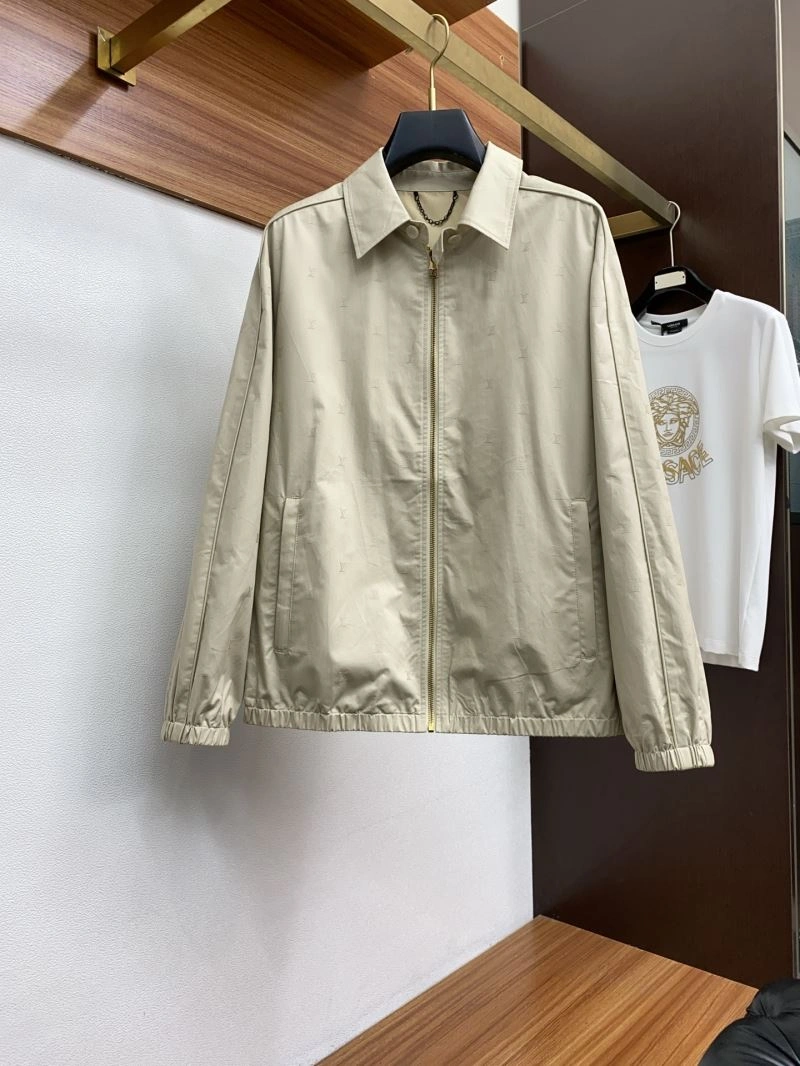 ZipUp Louis Vuitton Outwear 135804