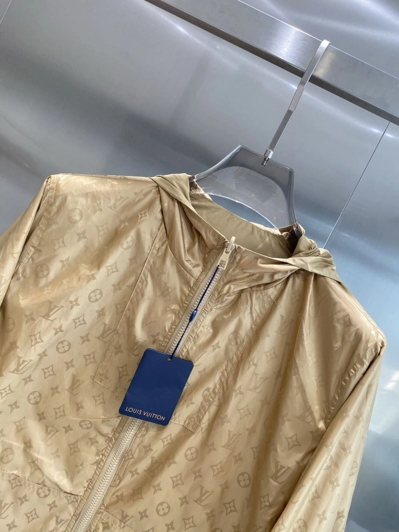 SmoothTexture Louis Vuitton Outwear 135795