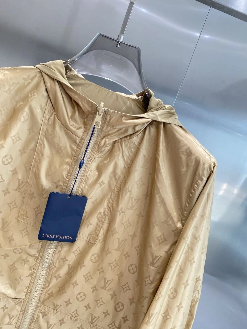 SmoothTexture Louis Vuitton Outwear 135795