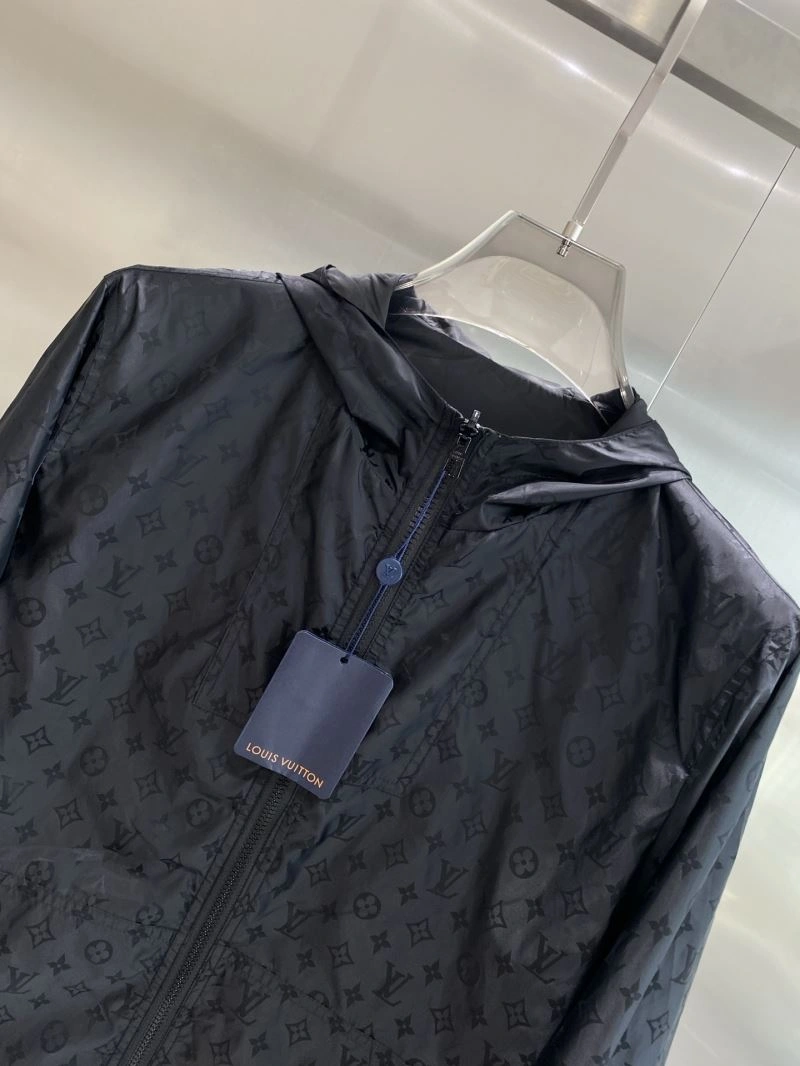 Timeless Louis Vuitton Outwear 135793